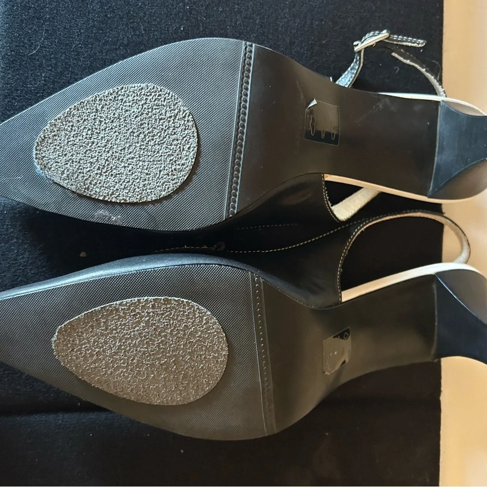 Lands End spectator pumps.  Black and White. Kitten heel, size 9.5. - Picture 11 of 11